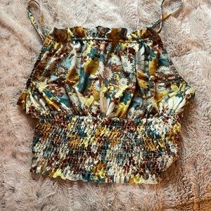UO CROPPED FLORAL TOP SIZE SMALL